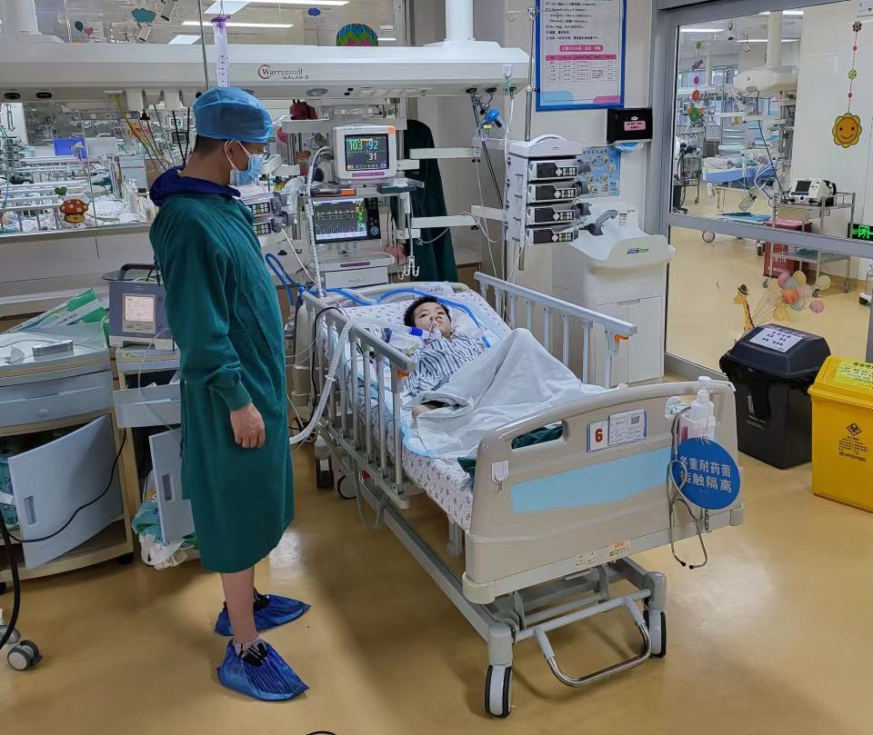 怀远县跨省救护车出租公司